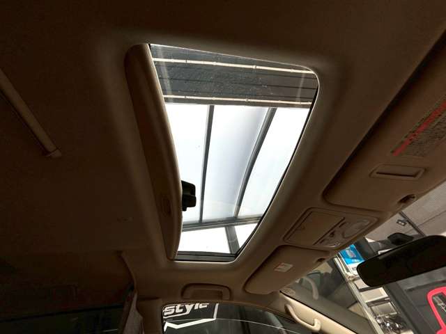 2003 Toyota Alphard – thumbnail 3