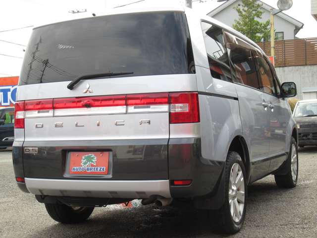 2007 Mitsubishi Delica D:5 – thumbnail 2
