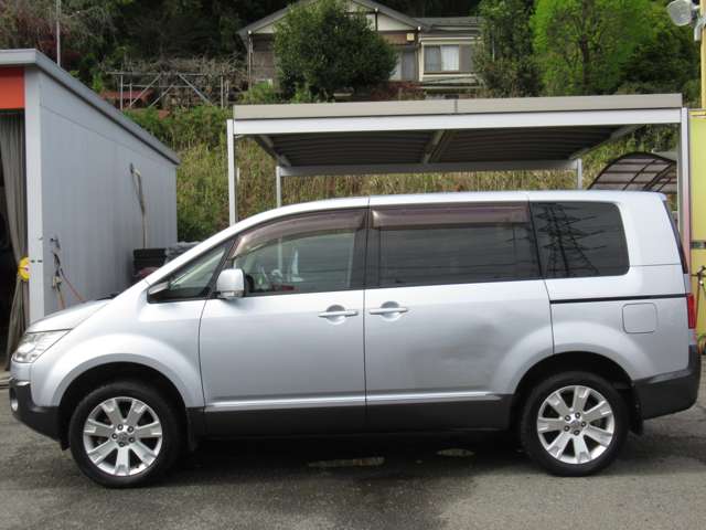 2007 Mitsubishi Delica D:5 – thumbnail 3