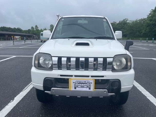 2010 Suzuki Jimny – thumbnail 2