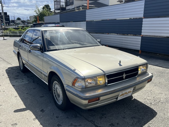 1991 Nissan Cedric – thumbnail 2