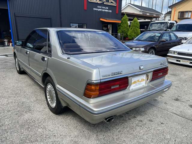 1991 Nissan Cedric – thumbnail 4