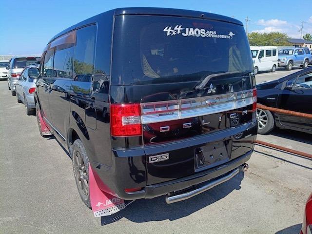 2007 Mitsubishi Delica D:5 – thumbnail 2