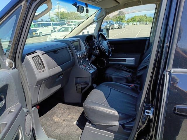 2007 Mitsubishi Delica D:5 – thumbnail 3