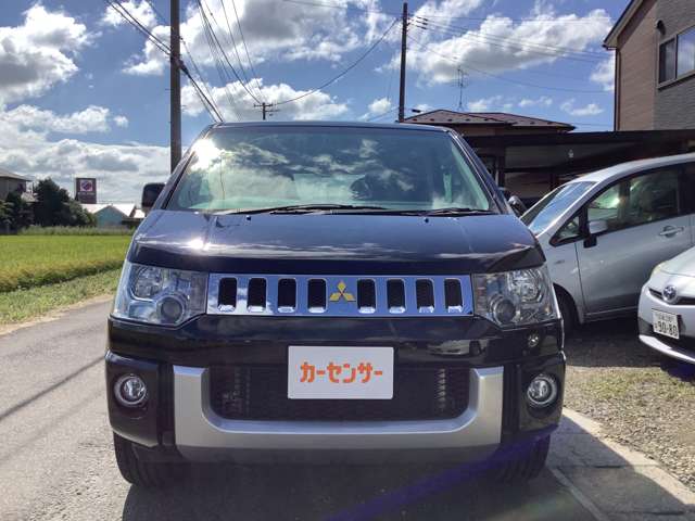 2010 Mitsubishi Delica D:5 – thumbnail 2
