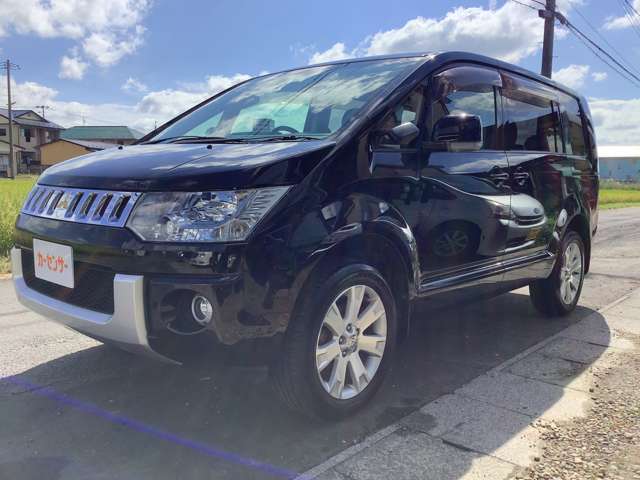 2010 Mitsubishi Delica D:5 – thumbnail 3