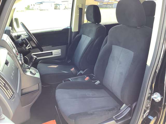 2010 Mitsubishi Delica D:5 – thumbnail 4