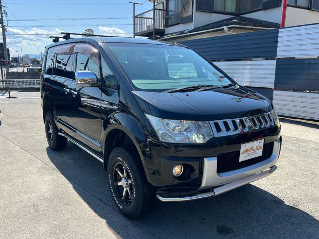 2008 Mitsubishi Delica D:5 – thumbnail 2