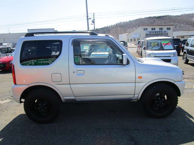 2009 Suzuki Jimny – thumbnail 4