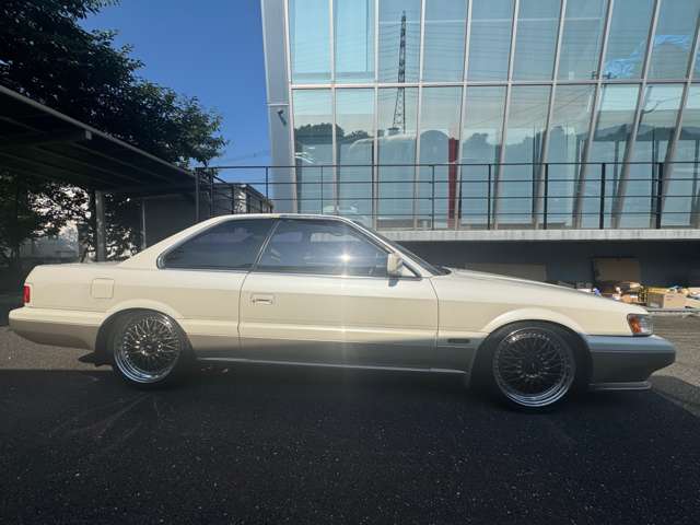 1991 Nissan Leopard – thumbnail 4