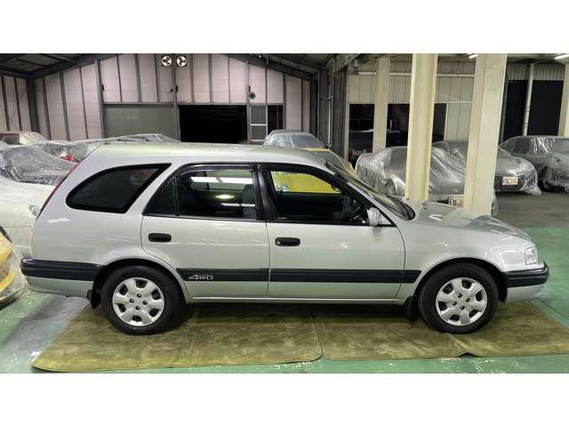 2001 Toyota Sprinter Carib – thumbnail 3