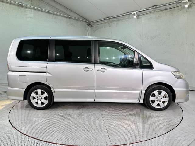 2008 Nissan Serena – thumbnail 4