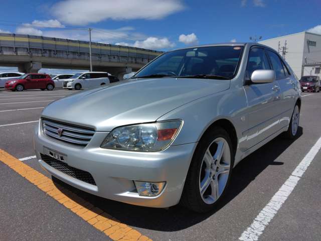 2000 Toyota Altezza – thumbnail 4