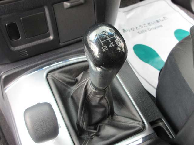 2010 Mitsubishi Pajero – thumbnail 4