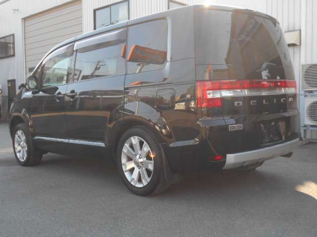 2007 Mitsubishi Delica D:5 – thumbnail 4