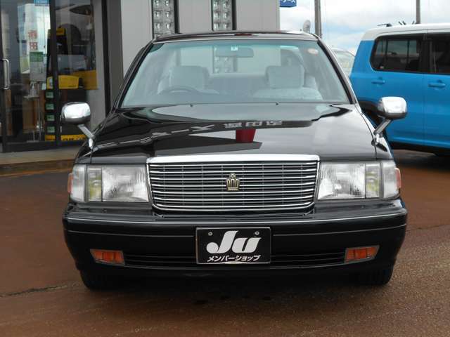 1996 Toyota Crown Sedan – thumbnail 2