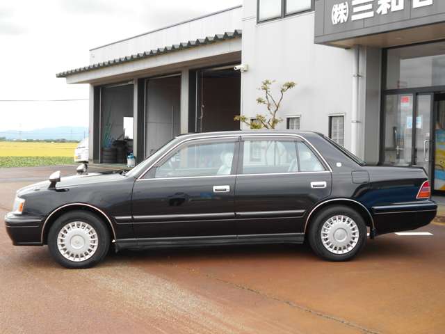 1996 Toyota Crown Sedan – thumbnail 4