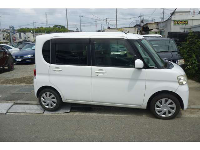 2010 Daihatsu Tanto – thumbnail 4