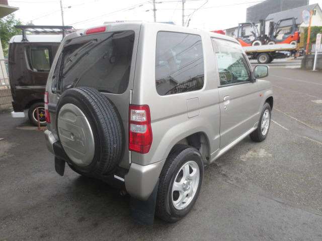 2005 Mitsubishi Pajero Mini – thumbnail 2