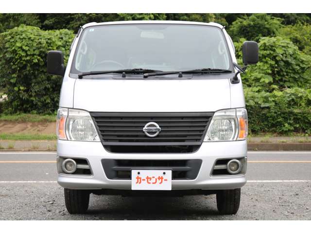 2010 Nissan Caravan – thumbnail 4