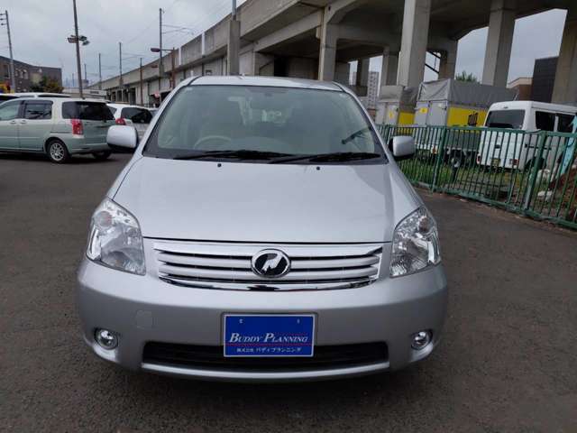 2007 Toyota Raum – thumbnail 2