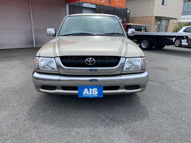 2002 Toyota Hilux – thumbnail 2