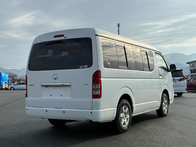2008 Toyota Hiace – thumbnail 3