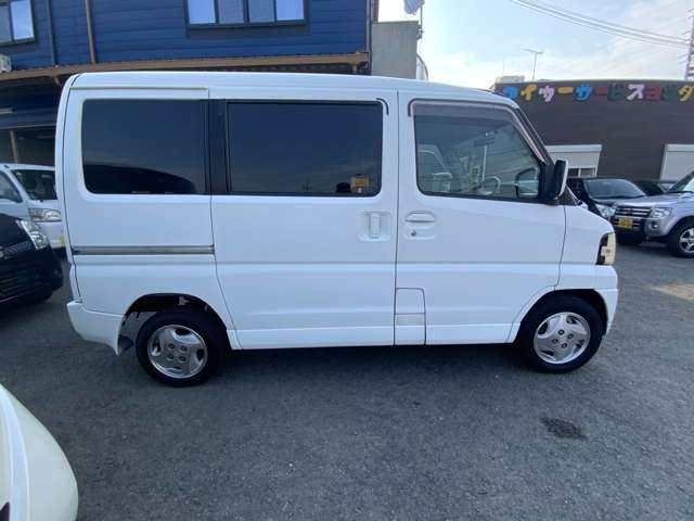 2010 Mitsubishi Town Box – thumbnail 4