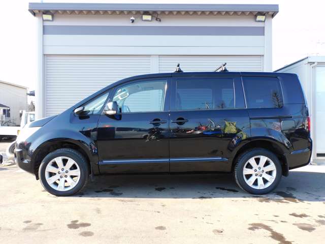 2007 Mitsubishi Delica D:5 – thumbnail 3