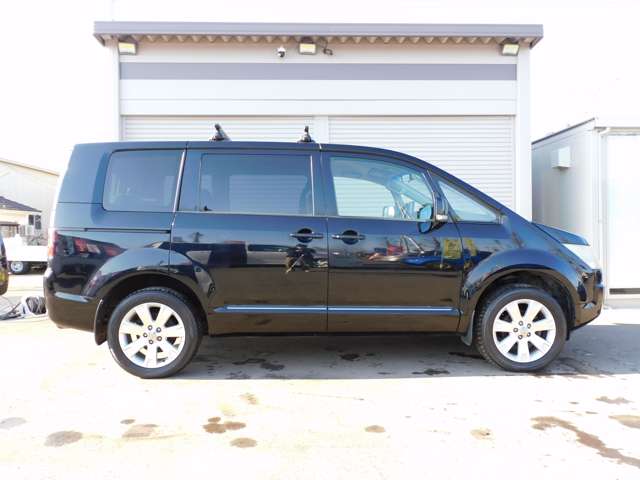 2007 Mitsubishi Delica D:5 – thumbnail 4