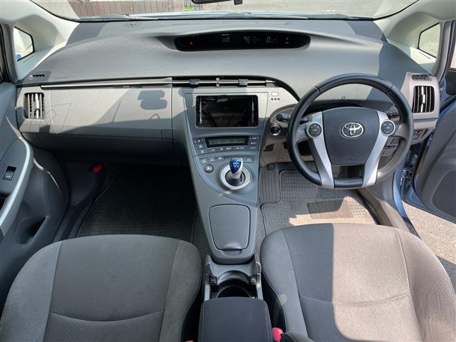 2011 Toyota Prius – thumbnail 3