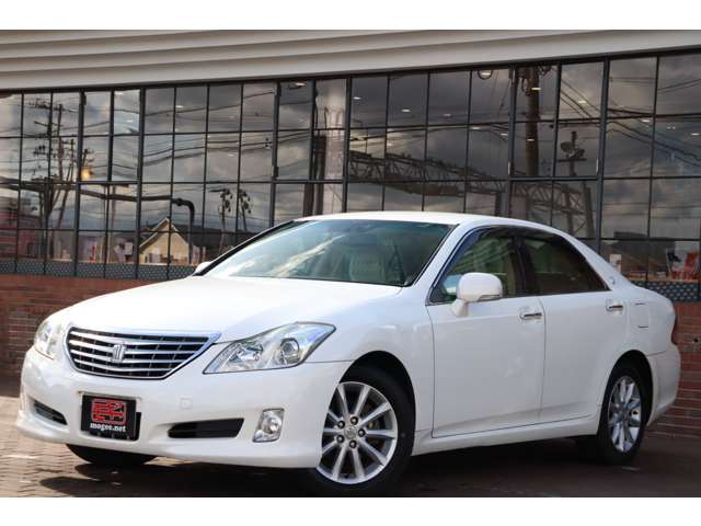 2008 Toyota Crown Royal – thumbnail 4