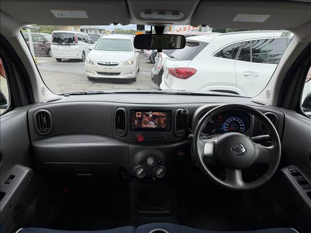 2010 Nissan Cube – thumbnail 2