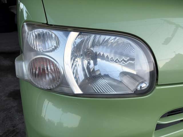 2010 Daihatsu Tanto – thumbnail 3