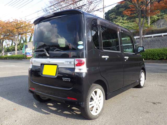 2010 Daihatsu Tanto – thumbnail 4