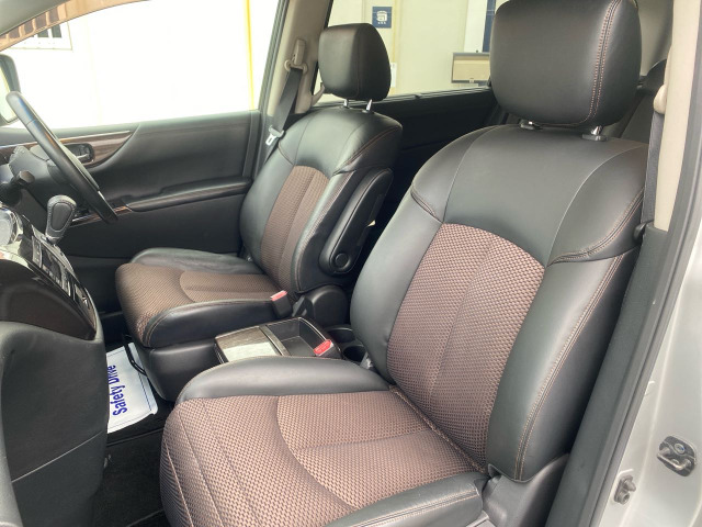 2010 Nissan Elgrand – thumbnail 4