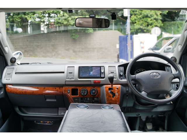 2006 Toyota Hiace – thumbnail 4