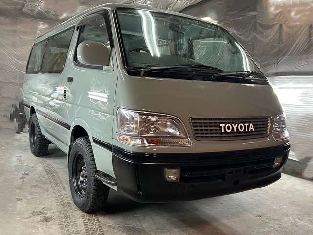 1997 Toyota Hiace – thumbnail 2