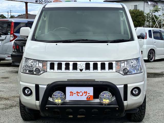 2009 Mitsubishi Delica D:5 – thumbnail 2