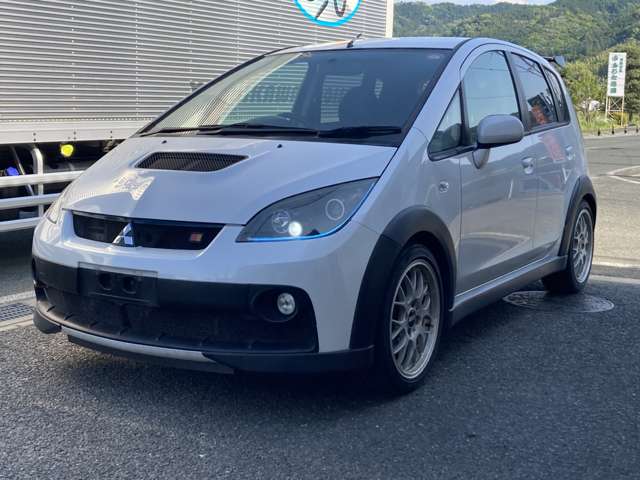 2008 Mitsubishi Colt – thumbnail 2