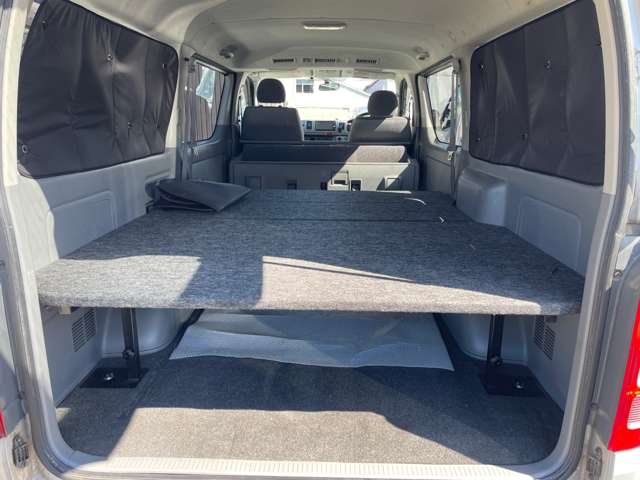 2005 Toyota Hiace – thumbnail 4