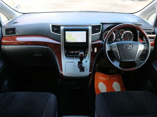 2009 Toyota Vellfire – thumbnail 4