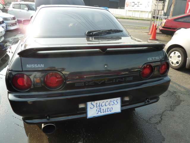 1993 Nissan Skyline Coupe – thumbnail 4