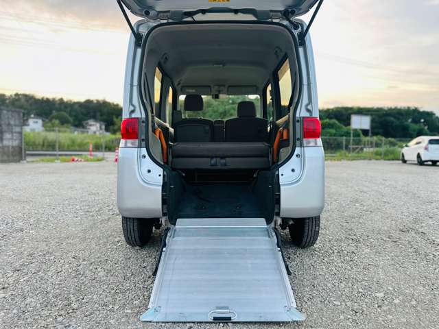 2010 Daihatsu Tanto – thumbnail 3