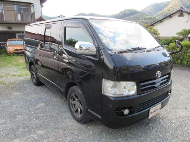 2008 Toyota Hiace – thumbnail 2