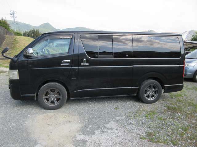 2008 Toyota Hiace – thumbnail 4