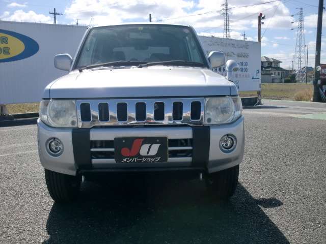 2010 Mitsubishi Pajero Mini – thumbnail 2