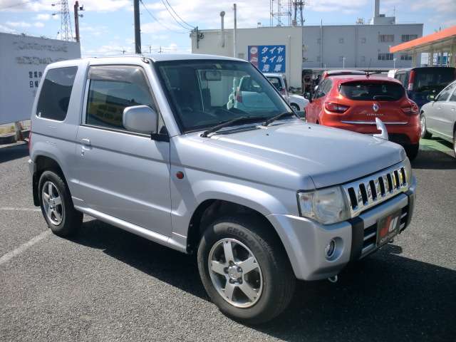 2010 Mitsubishi Pajero Mini – thumbnail 3