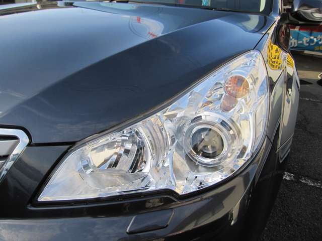 2010 Subaru Legacy Outback – thumbnail 3