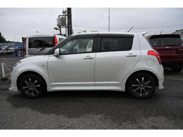 2010 Suzuki Swift – thumbnail 4